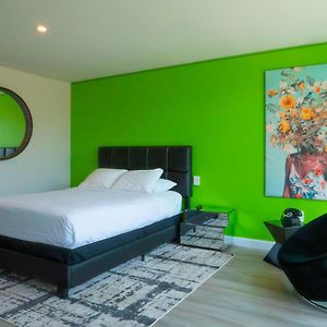 Deluxe Queen Bed Room